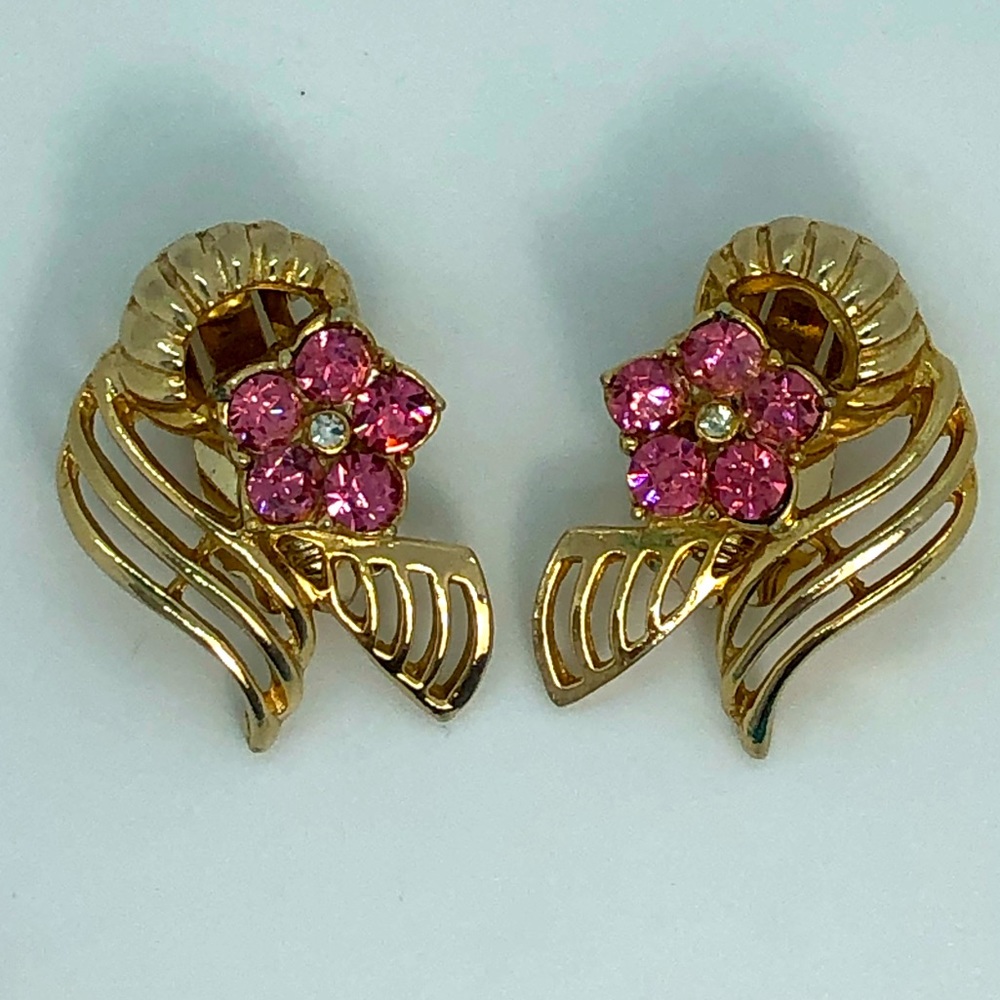 VTG gold-toned with pink rhinestone clip-on earrings